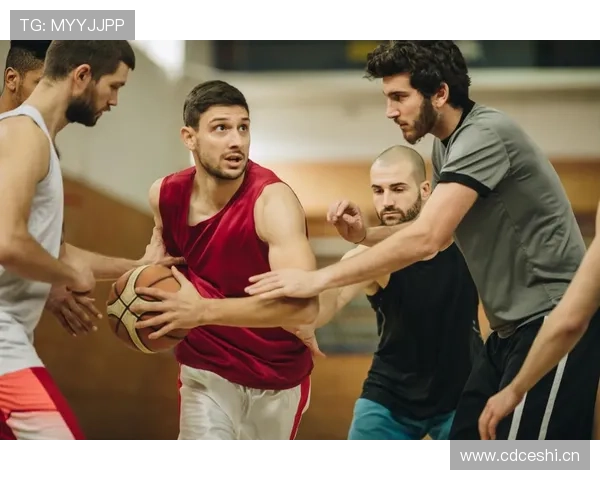 掌握防守三秒违例的判罚标准，篮球防守者必须了解的限制区域规则